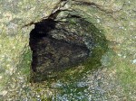 不思議な岩穴